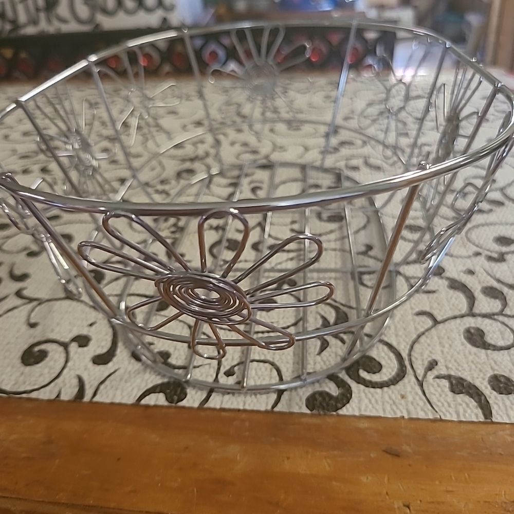 Wire Floral Basket - Picture 6 of 6